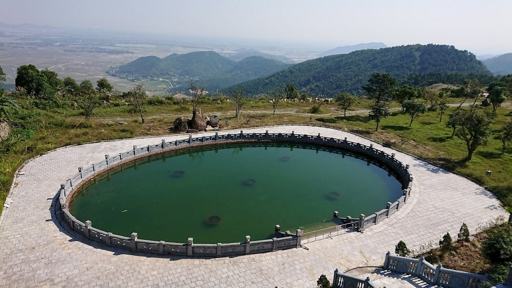 Hồ Tiên trong vắt